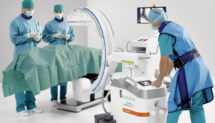 c-arm-surgery-team-op-siemens-cios-select-05670320~8